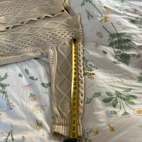 Cardigan- Pure undyed ivory Irish wool, hand knit in Dungloe, Ireland. Size 40 - Picture 12 of 13